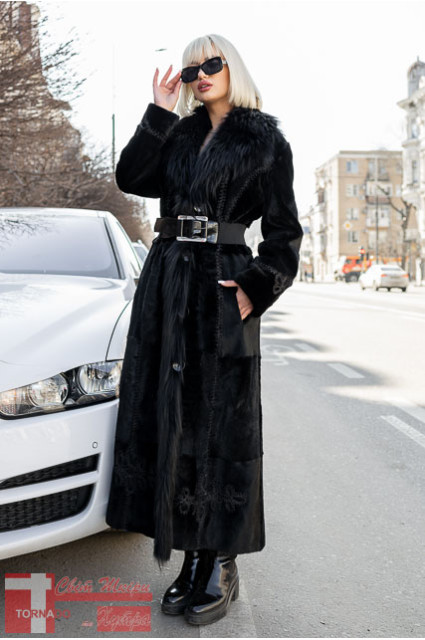 Шуба из мутона(овчина) с воротником з єнота B-57