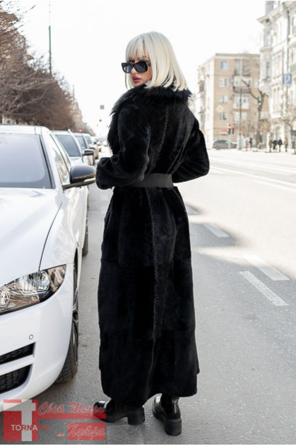 Шуба из мутона(овчина) с воротником з єнота B-57